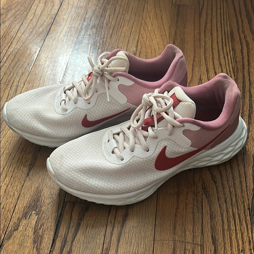 Nike White and Red Sneakers